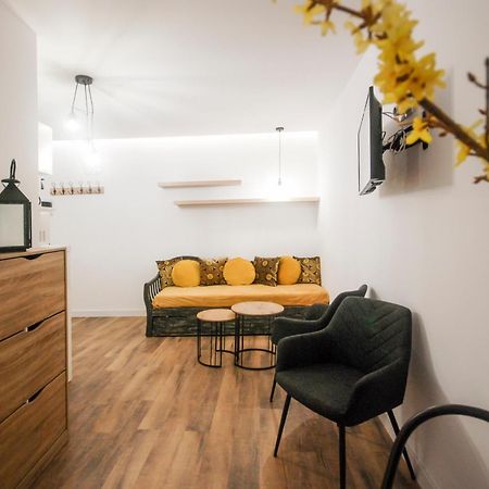 Conil Apartamentos La Dama Y El Vagabundo โกนิล เด ลาฟรอนเตรา ภายนอก รูปภาพ