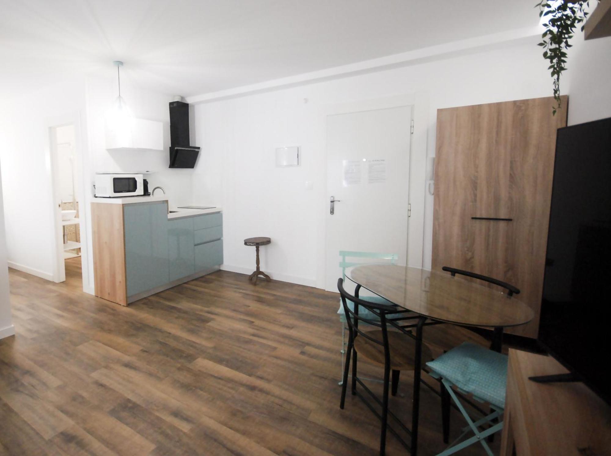 Conil Apartamentos La Dama Y El Vagabundo โกนิล เด ลาฟรอนเตรา ภายนอก รูปภาพ