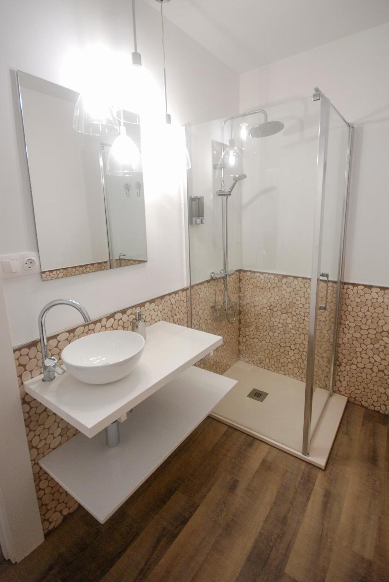 Conil Apartamentos La Dama Y El Vagabundo โกนิล เด ลาฟรอนเตรา ภายนอก รูปภาพ