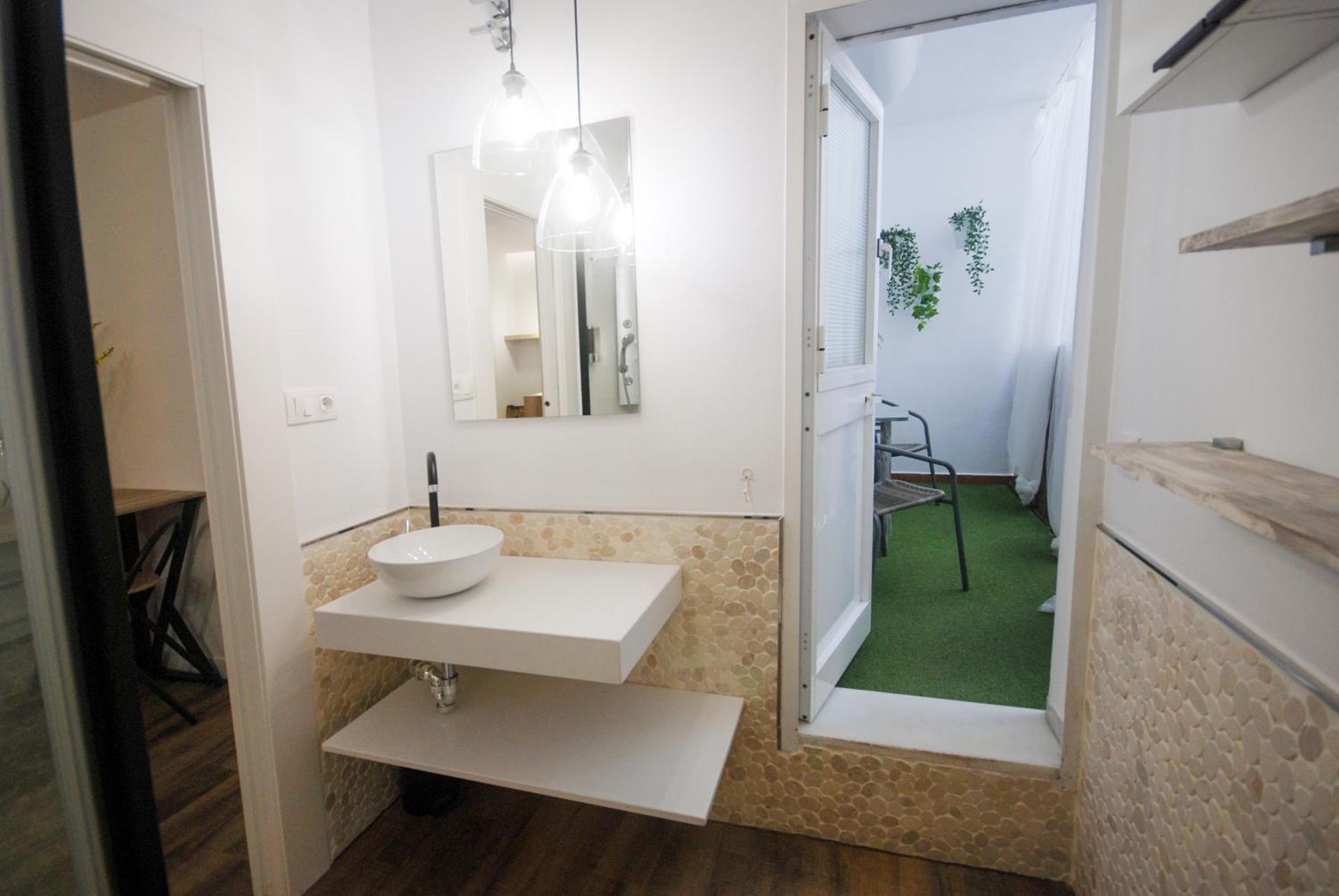 Conil Apartamentos La Dama Y El Vagabundo โกนิล เด ลาฟรอนเตรา ภายนอก รูปภาพ